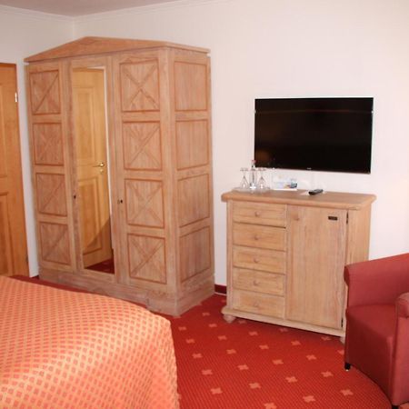Romantik Im Hotel Villa Roehl Timmendorfer Strand Bilik gambar