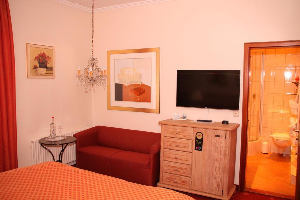 Romantik Im Hotel Villa Roehl Timmendorfer Strand Bilik gambar