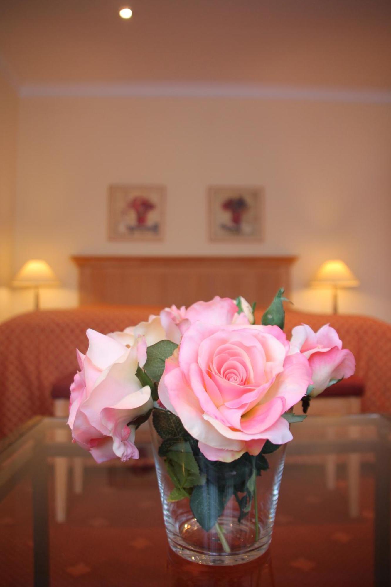 Romantik Im Hotel Villa Roehl Timmendorfer Strand Bilik gambar