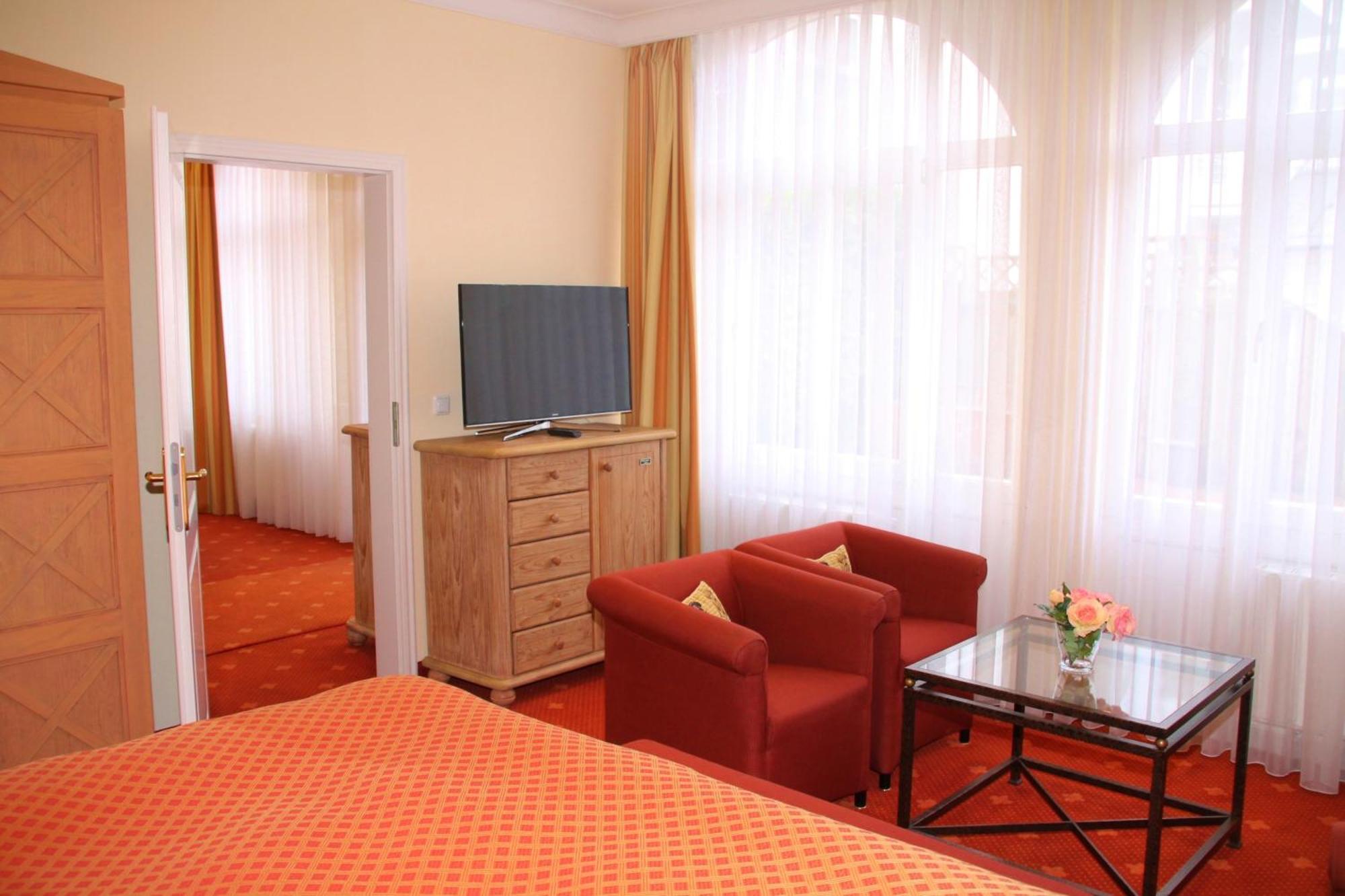 Romantik Im Hotel Villa Roehl Timmendorfer Strand Bilik gambar