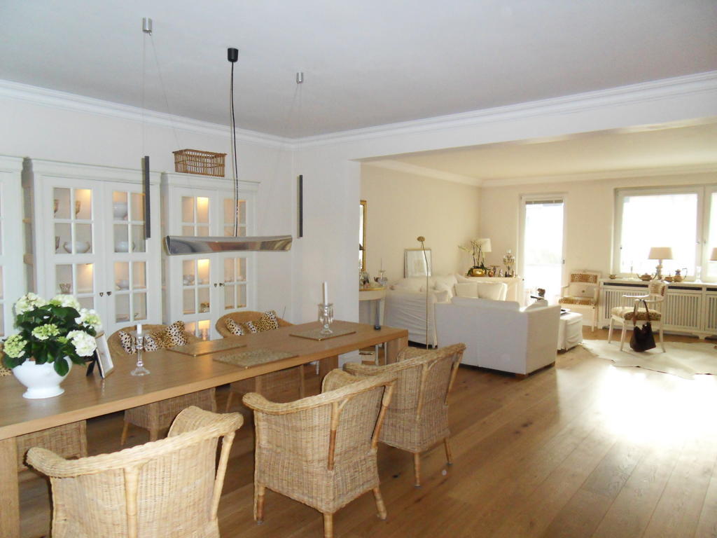Romantik Im Hotel Villa Roehl Timmendorfer Strand Bilik gambar